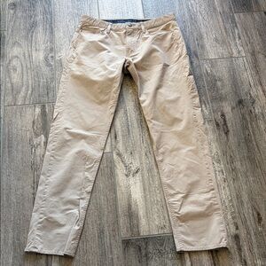 Vineyard Vines Men's Khaki Chinos